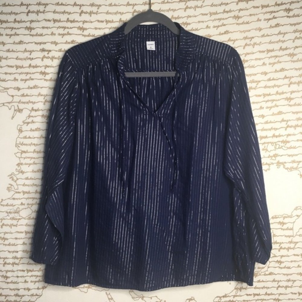 Old Navy Size Medium Navy Silver Thread Striped Swing Blouse